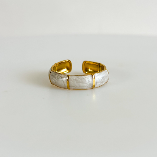 Luna Band Ring