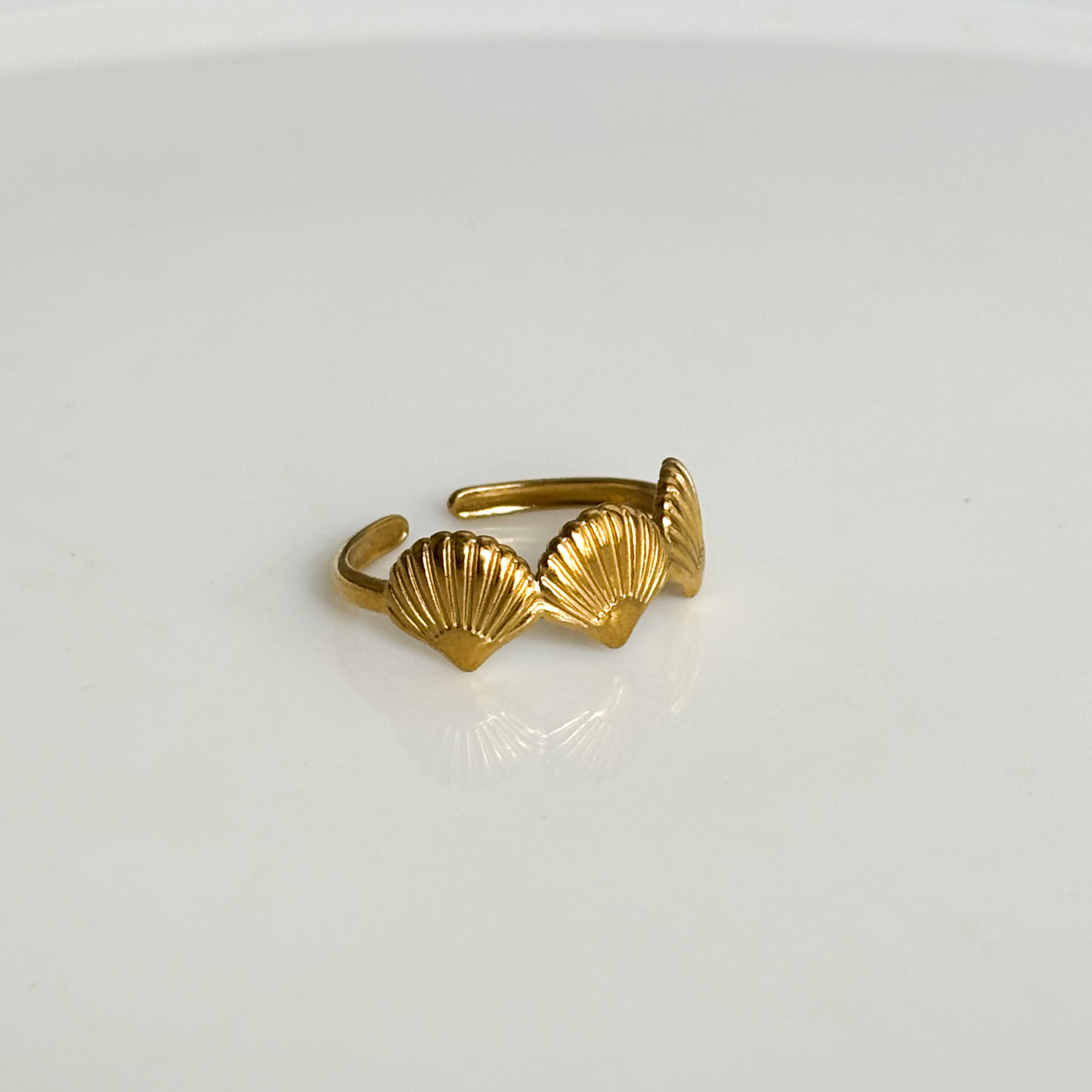 Mini shell ring
